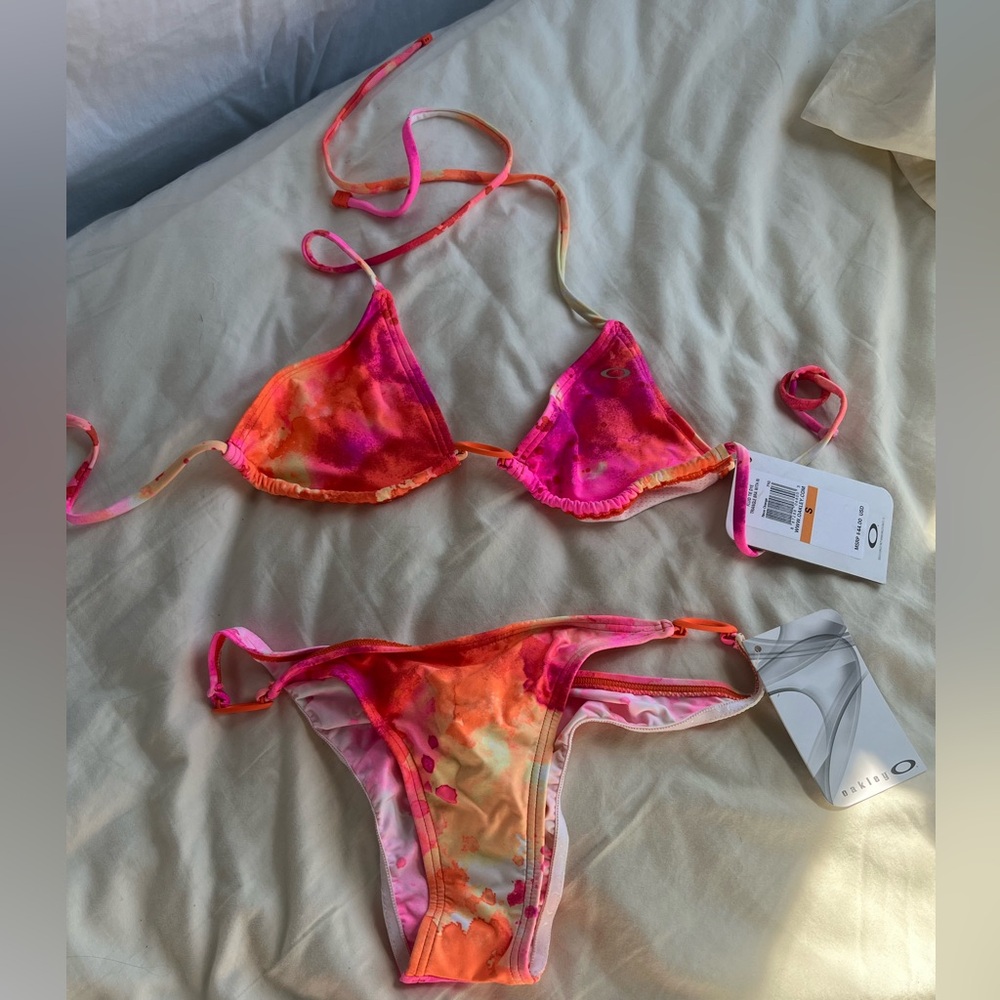NWT Oakley Bikini